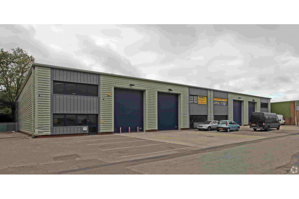 Southern Rd - Vale Industrial Centre Warehouse, Aylesbury, Buckinghamshire HP19 9EW