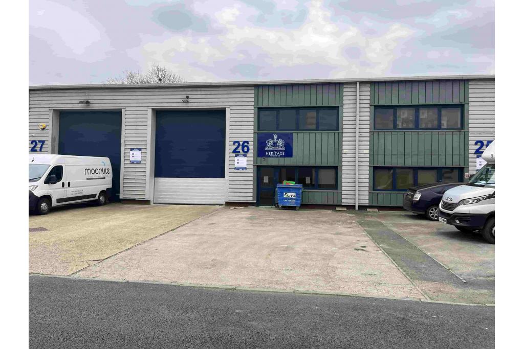 Southern Rd - Vale Industrial Centre Warehouse, Aylesbury, Buckinghamshire HP19 9EW