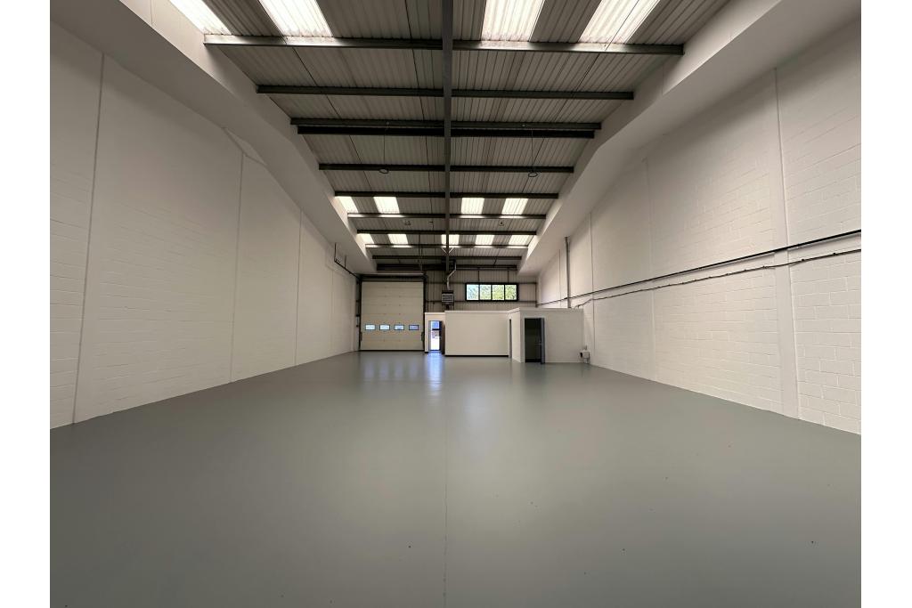Haddenham Business Park Warehouse - Thame Road, Haddenham, Buckinghamshire HP17 8LJ