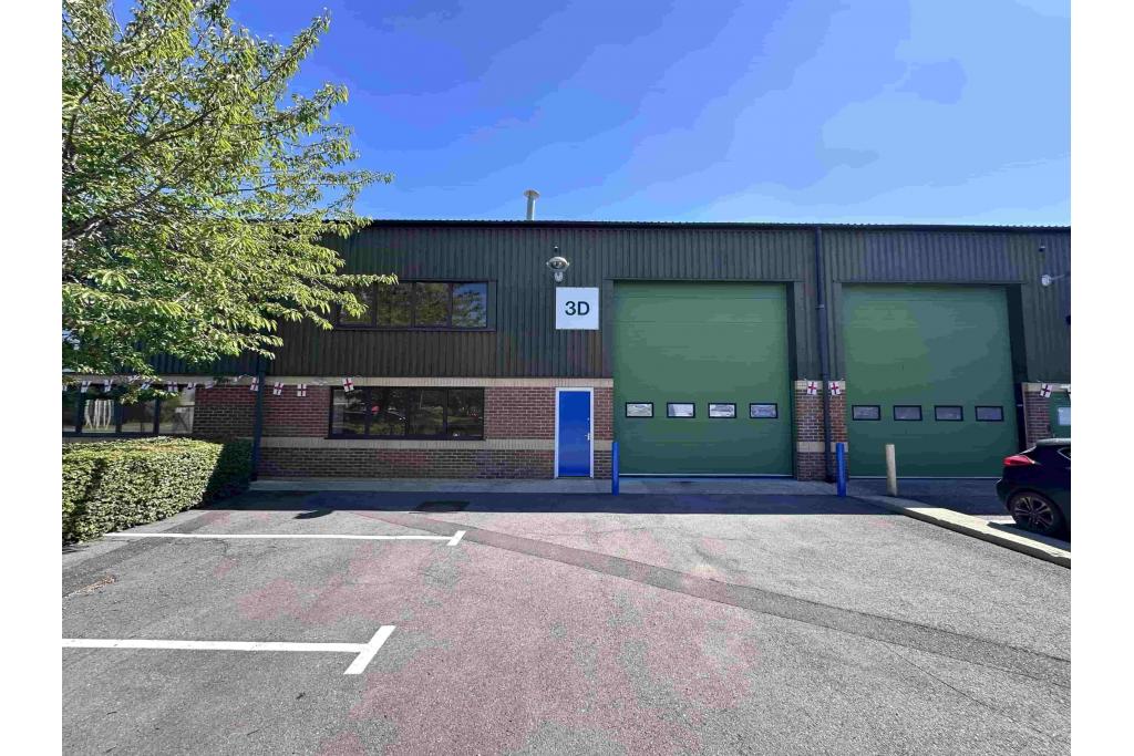 Haddenham Business Park Warehouse - Thame Road, Haddenham, Buckinghamshire HP17 8LJ