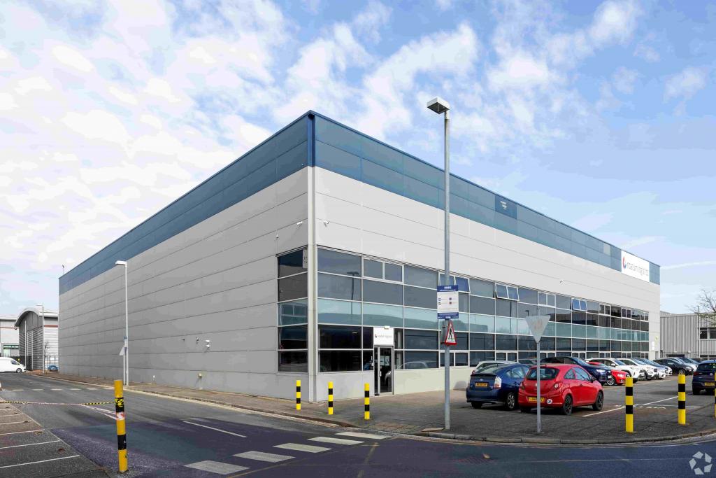 Haddenham Business Park Warehouse - Thame Road, Haddenham, Buckinghamshire HP17 8LJ