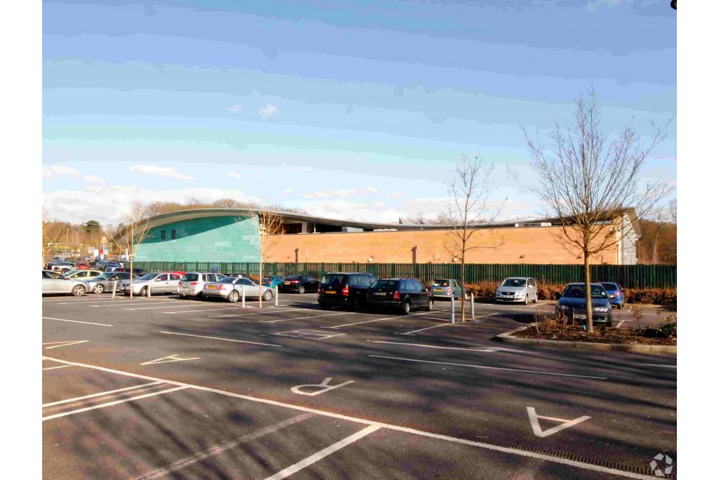 Beaconsfield Service Station Retail & Office Space - Beaconsfield, Buckinghamshire HP9 2SE