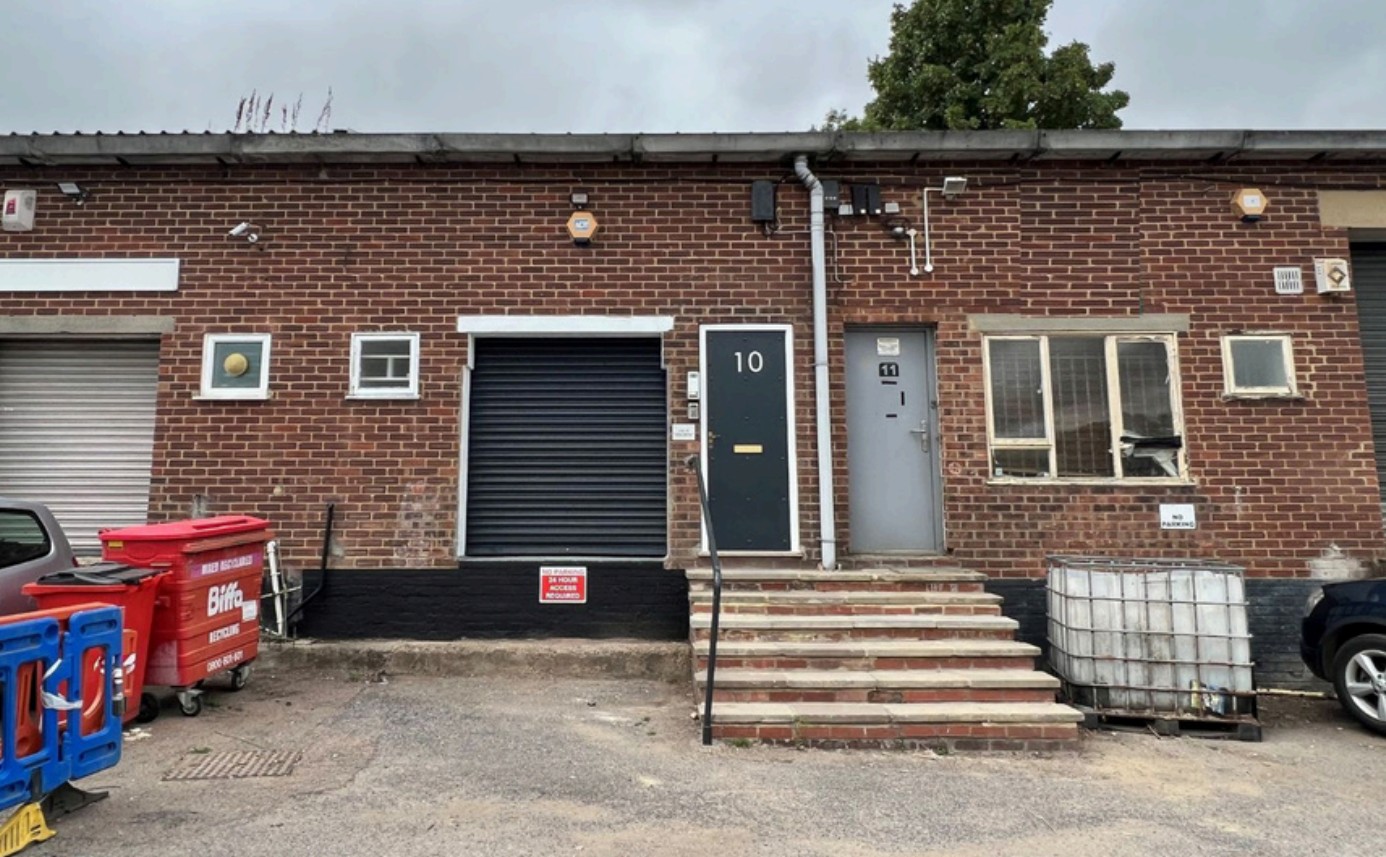 10 Alma Road - Industrial Unit, Chesham, Buckinghamshire HP5 3HB