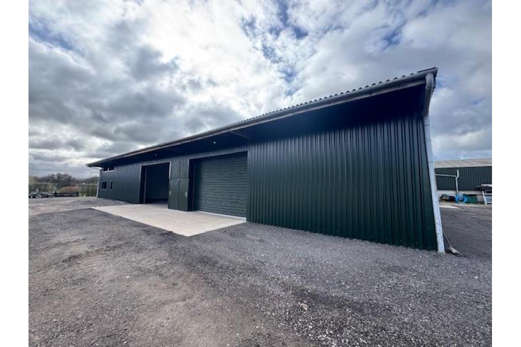 Oaklands Farm - Warehouse, Amersham, Buckinghamshire HP7 0QT