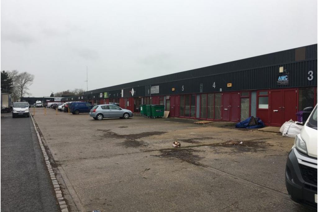 1-19 Bessemer Cres - Industrial Warehouse, Aylesbury, Buckinghamshire HP19 8TF