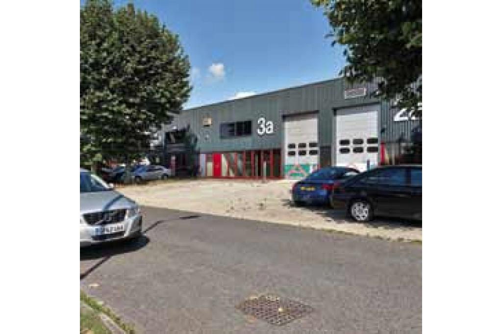 1-19 Bessemer Cres - Industrial Warehouse, Aylesbury, Buckinghamshire HP19 8TF