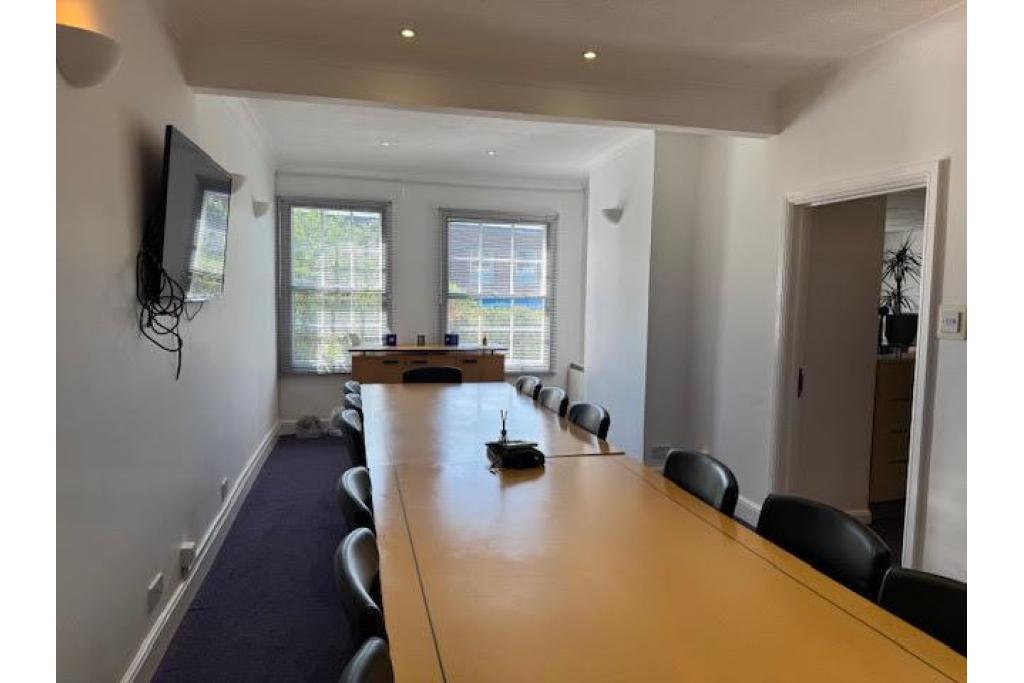 29-31 Castle St - Office, High Wycombe, Buckinghamshire HP13 6RU