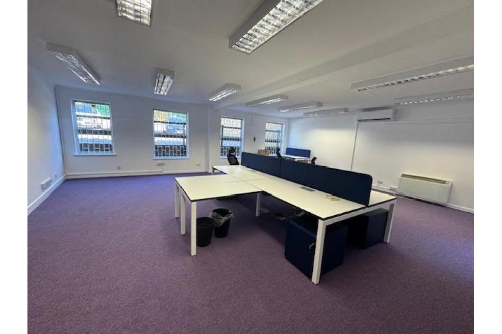 29-31 Castle St - Office, High Wycombe, Buckinghamshire HP13 6RU