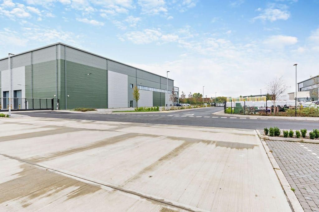 College Rd - Vantage 41 - Warehouse, Aylesbury, Buckinghamshire HP22 5EW