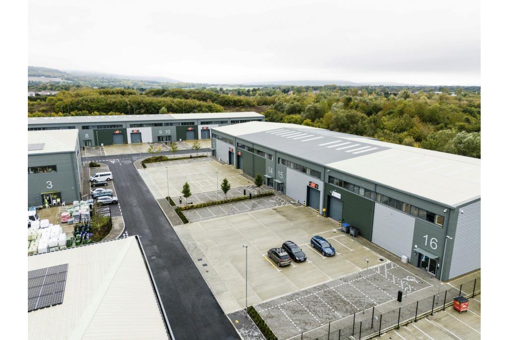 College Rd - Vantage 41 - Warehouse, Aylesbury, Buckinghamshire HP22 5EW