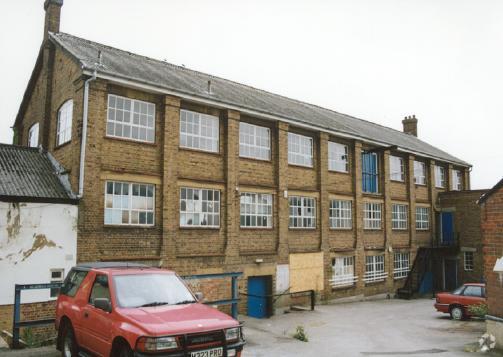 Dashwood Industrial Estate - Industrial Service Unit, High Wycombe, Buckinghamshire HP12 3DZ