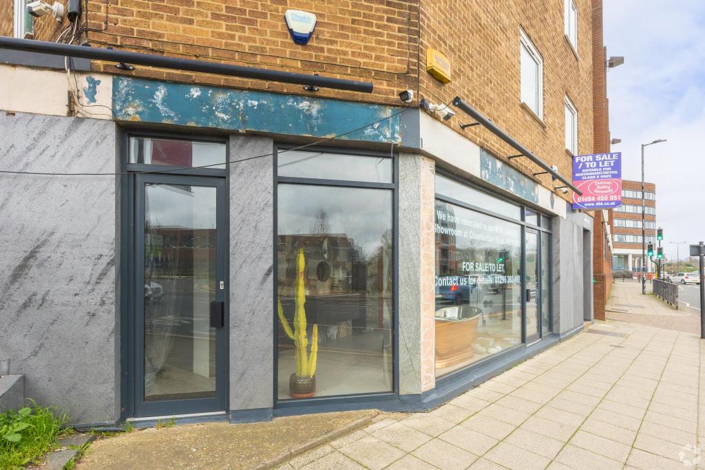 Exchange Street – Ideal House, Shopfront Retail/Residential, Aylesbury, Buckinghamshire HP20 1QY