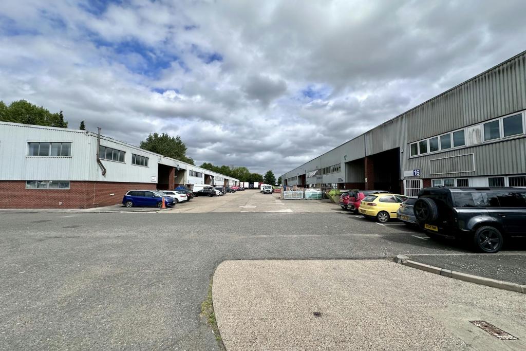 Farmbrough Clos – Stocklake Park, Industrial Distribution, Aylesbury, Buckinghamshire HP20 1DQ