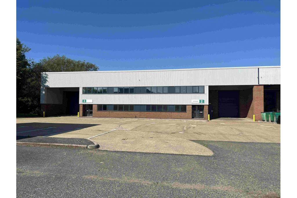 Farmbrough Clos – Stocklake Park, Industrial Distribution, Aylesbury, Buckinghamshire HP20 1DQ