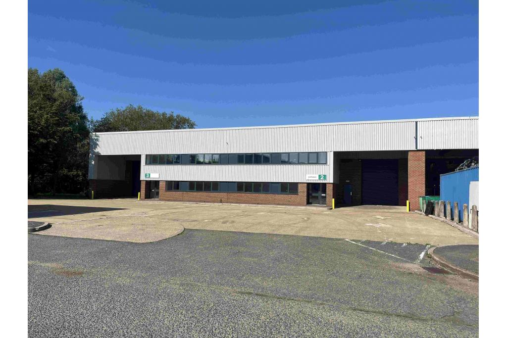 Farmbrough Clos – Stocklake Park, Industrial Distribution, Aylesbury, Buckinghamshire HP20 1DQ