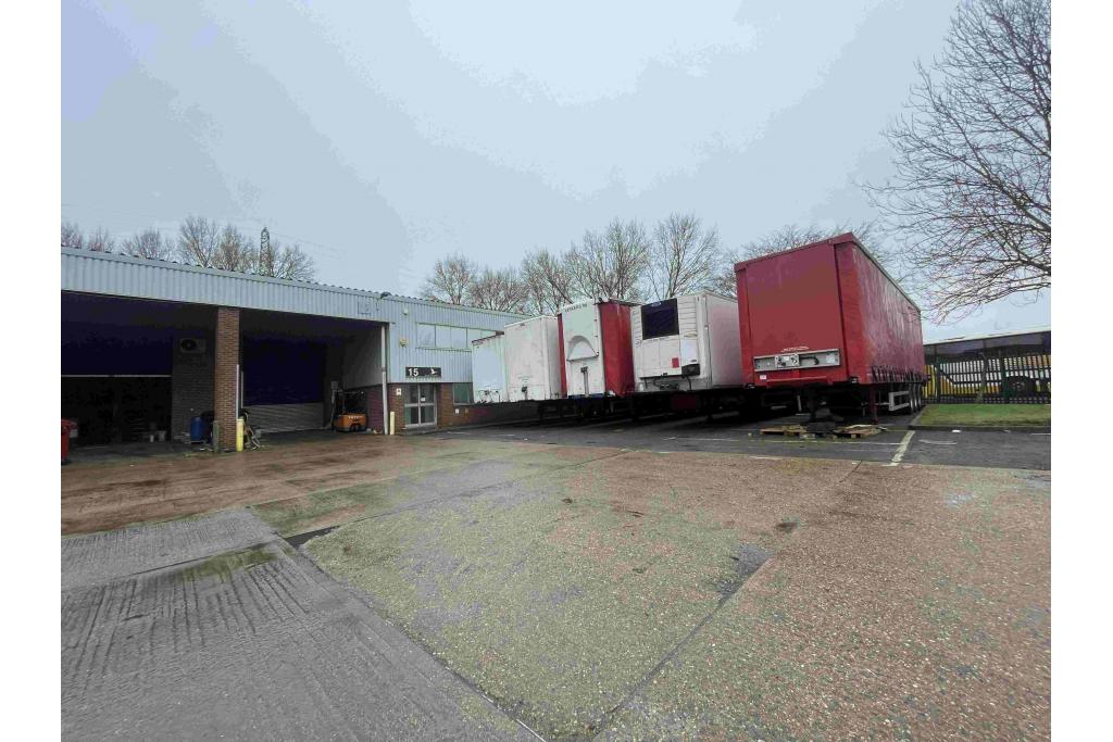 Farmbrough Clos – Stocklake Park, Industrial Distribution, Aylesbury, Buckinghamshire HP20 1DQ
