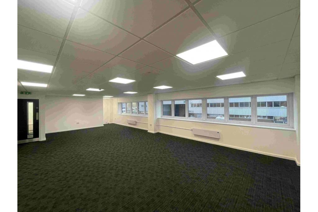 Farmbrough Clos – Stocklake Park, Industrial Distribution, Aylesbury, Buckinghamshire HP20 1DQ