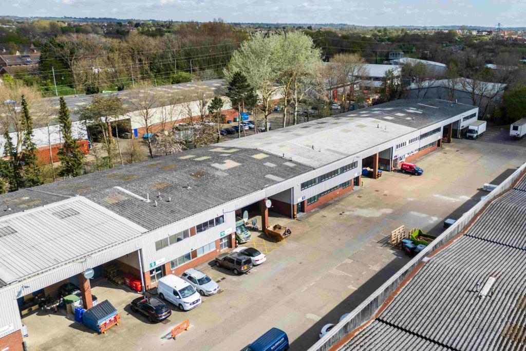 Farmbrough Clos – Stocklake Park, Industrial Distribution, Aylesbury, Buckinghamshire HP20 1DQ