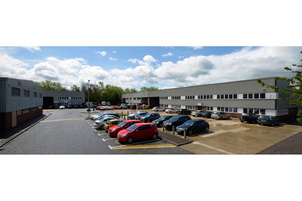 1–3 Farmbrough Clos - Industrial Distribution, Aylesbury, Buckinghamshire HP20 1DQ