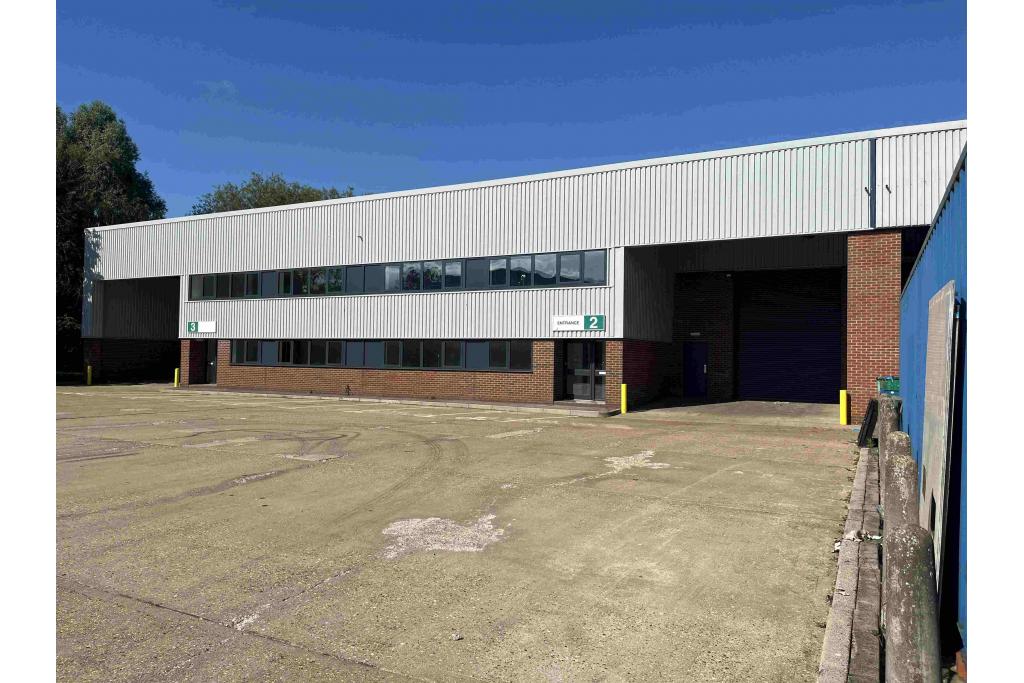 1–3 Farmbrough Clos - Industrial Distribution, Aylesbury, Buckinghamshire HP20 1DQ