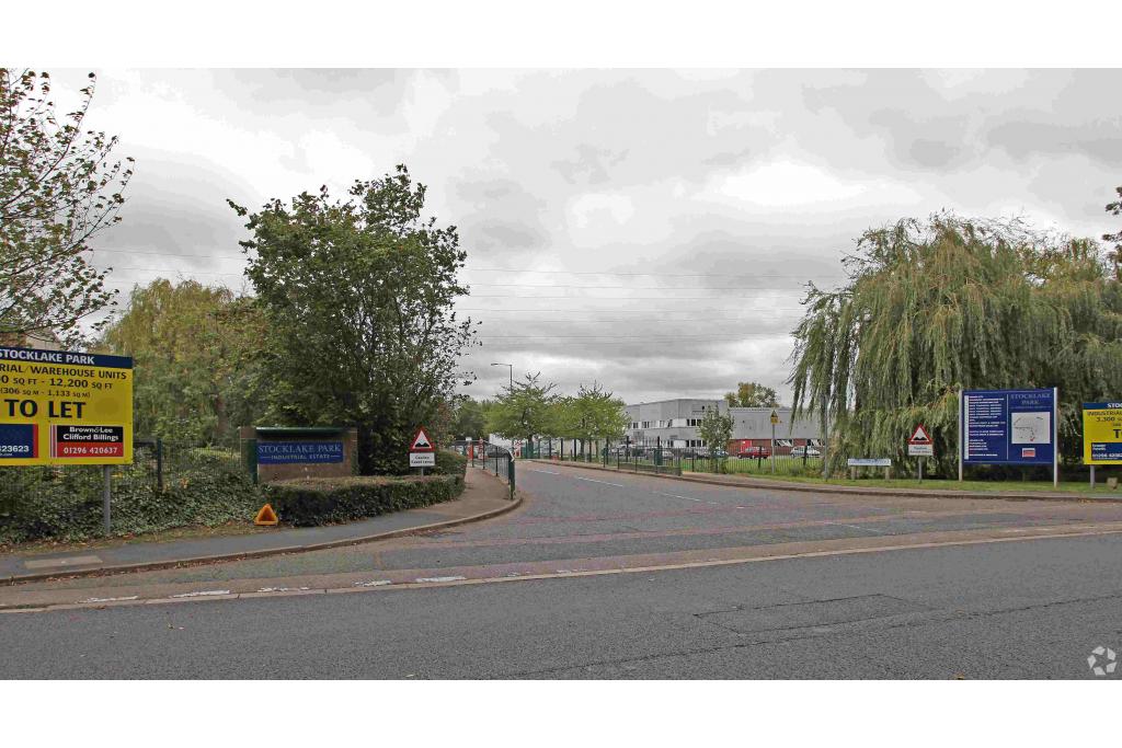 1–3 Farmbrough Clos - Industrial Distribution, Aylesbury, Buckinghamshire HP20 1DQ