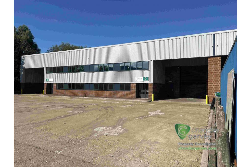 1–3 Farmbrough Clos - Industrial Distribution, Aylesbury, Buckinghamshire HP20 1DQ