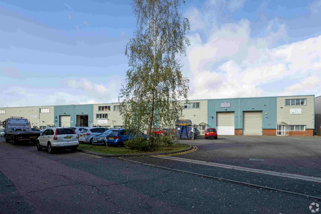 Heron Business Park, Eastman Way - Industrial Warehouse Unit, Hemel Hempstead, Hertfordshire HP2 7FW