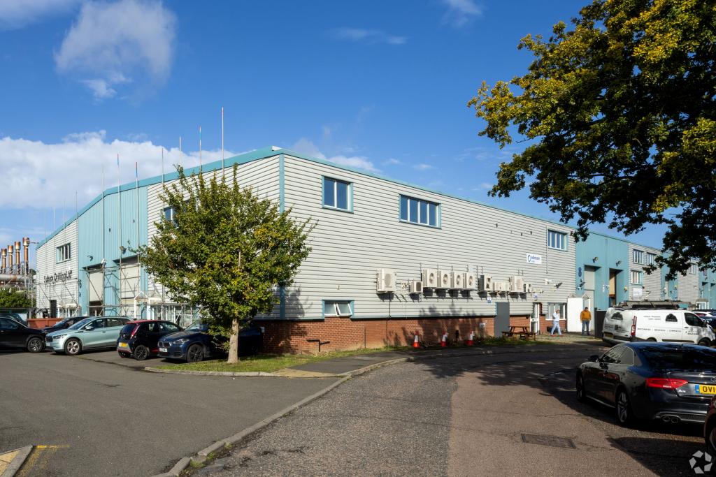 Heron Business Park, Eastman Way - Industrial Warehouse Unit, Hemel Hempstead, Hertfordshire HP2 7FW