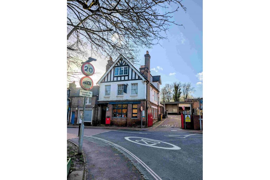 34 High St - Shopfront Retail, Great Missenden, Buckinghamshire HP16 0AU