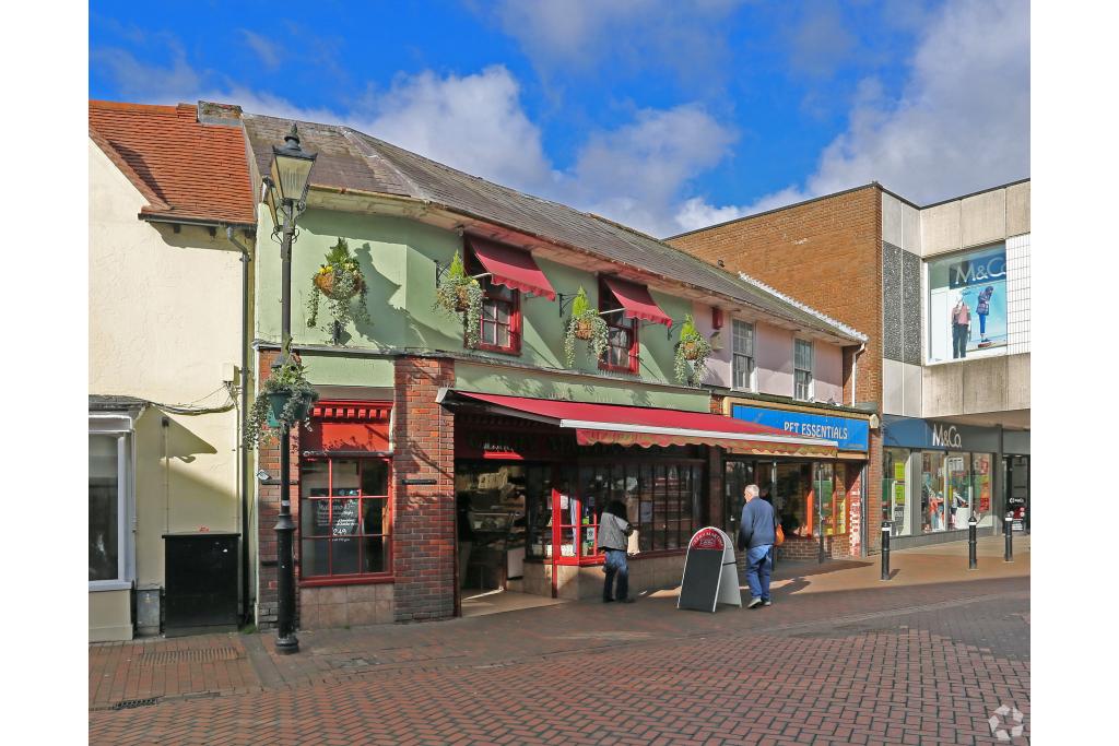 46–46A High St - Shopfront Retail/Office, Chesham, Buckinghamshire HP5 1EP