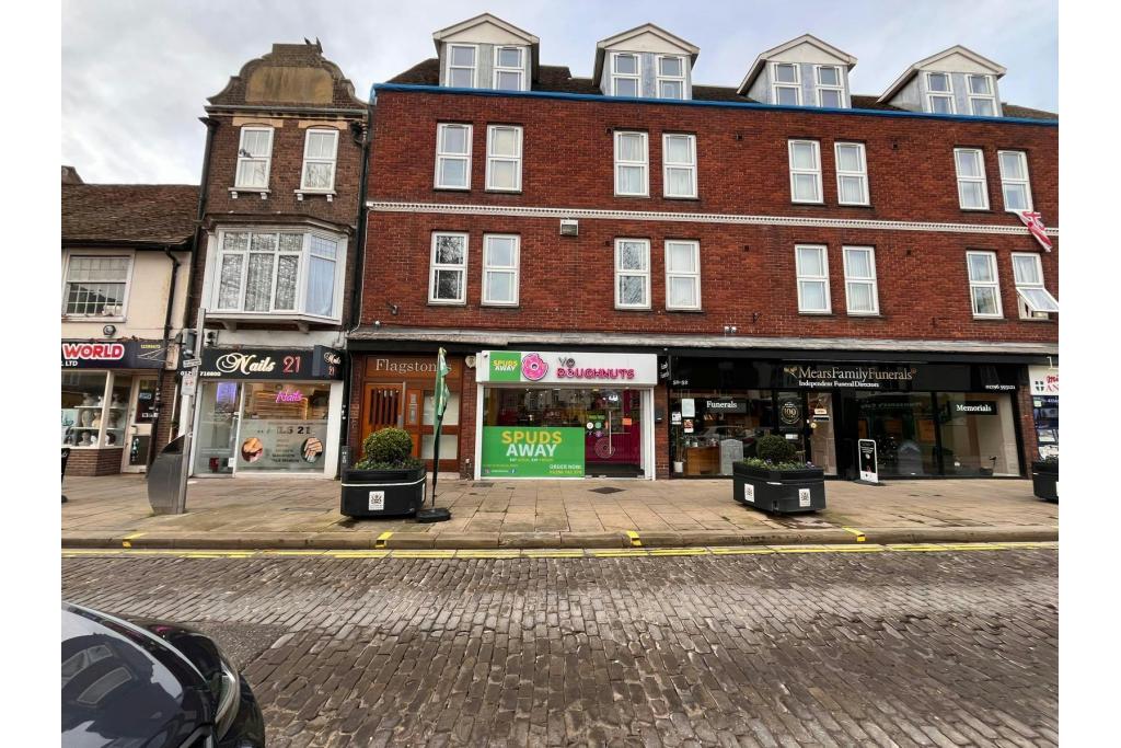 48 Kingsbury - Shopfront Retail/Residential, Aylesbury, Buckinghamshire HP20 2JE