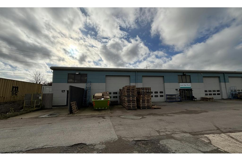 Lawn Farm Business Centre - Warehouse, Grendon Underwood, Buckinghamshire HP18 0QX