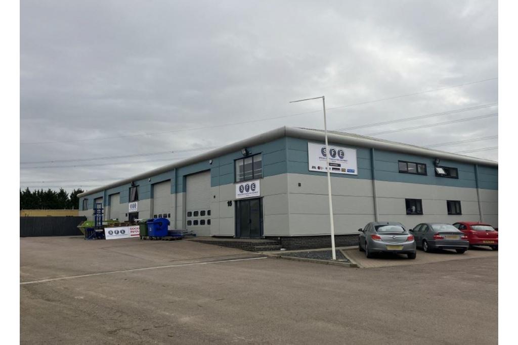 Lawn Farm Business Centre - Warehouse, Grendon Underwood, Buckinghamshire HP18 0QX