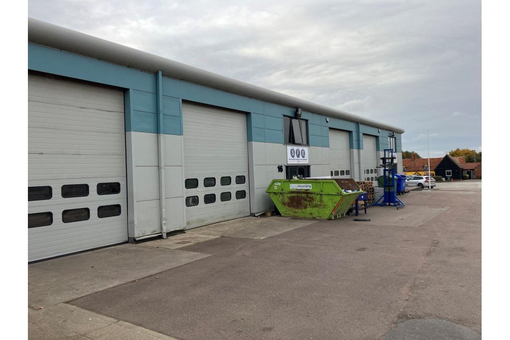 Lawn Farm Business Centre - Warehouse, Grendon Underwood, Buckinghamshire HP18 0QX
