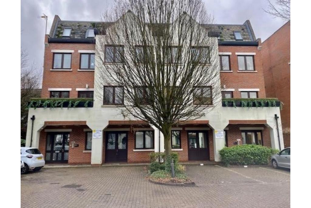 Lincoln Rd - Bishops Court, Lincolns Inn Office Village, High Wycombe, Buckinghamshire HP12 3RE
