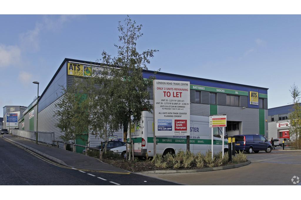 London Road Trade Centre - Industrial Service Park, Hemel Hempstead, Hertfordshire HP3 9PH
