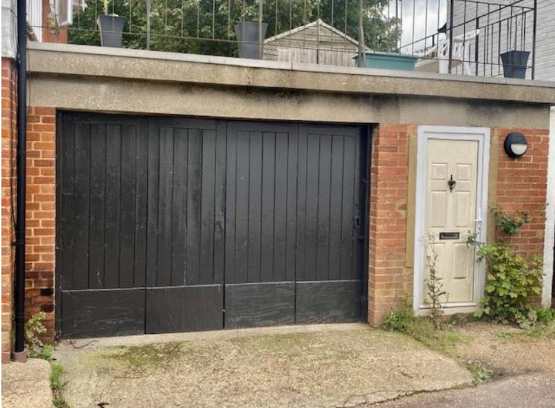 Store – Lower Church St, Stokenchurch, Buckinghamshire HP14 3TG