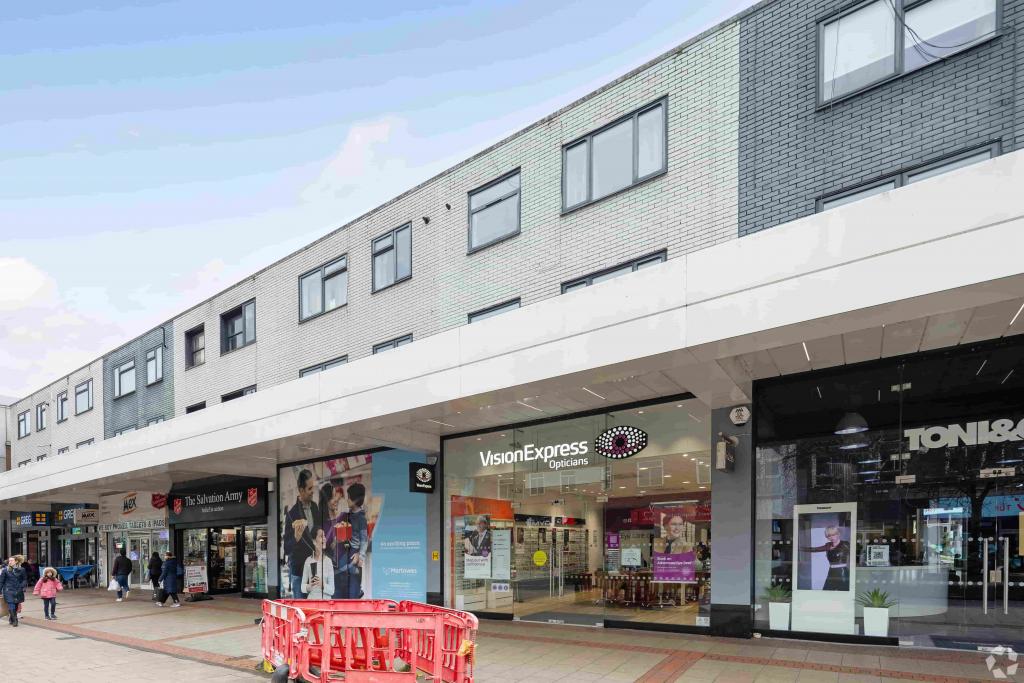 201–227 Marlowes - Marlowes Shopping Centre, Hemel Hempstead, Hertfordshire HP1 1LF