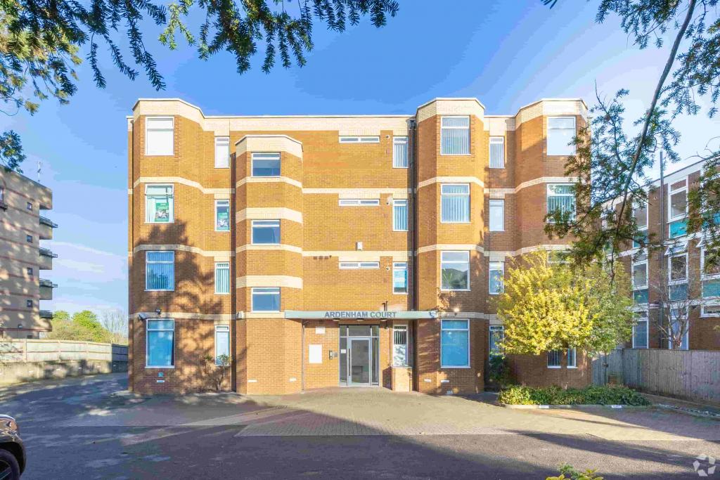 Oxford Rd - Ardenham Court - Office, Aylesbury, Buckinghamshire HP19 8HT