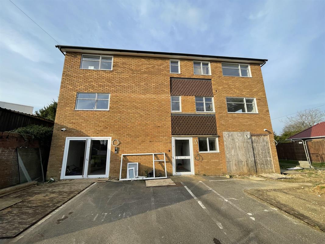 20 Penn Rd - Retail / Office, Hazlemere, Buckinghamshire HP15 7LR