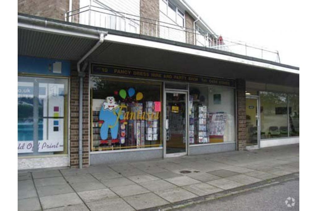 19 Rose Ave - Shopfront Retail/Residential, Hazlemere, Buckinghamshire HP15 7PH