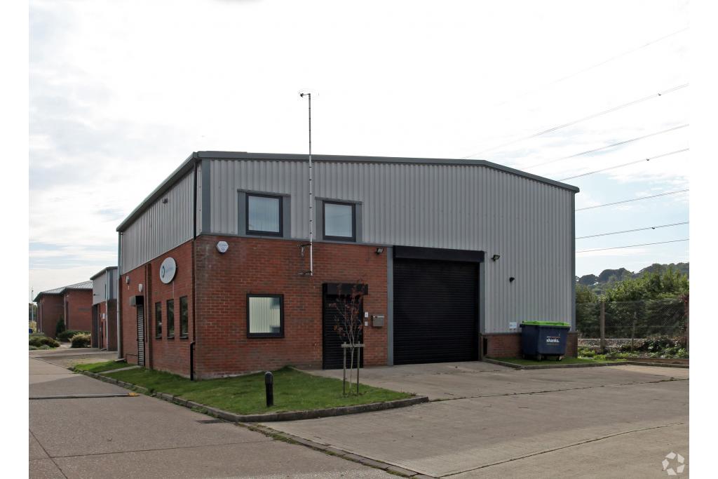 Station Approach - Service Unit, Wendover, Buckinghamshire HP22 6BN