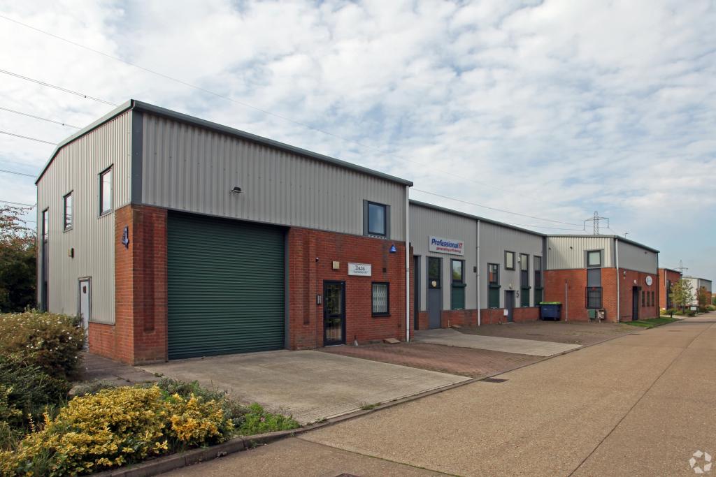 Station Approach - Service Unit, Wendover, Buckinghamshire HP22 6BN