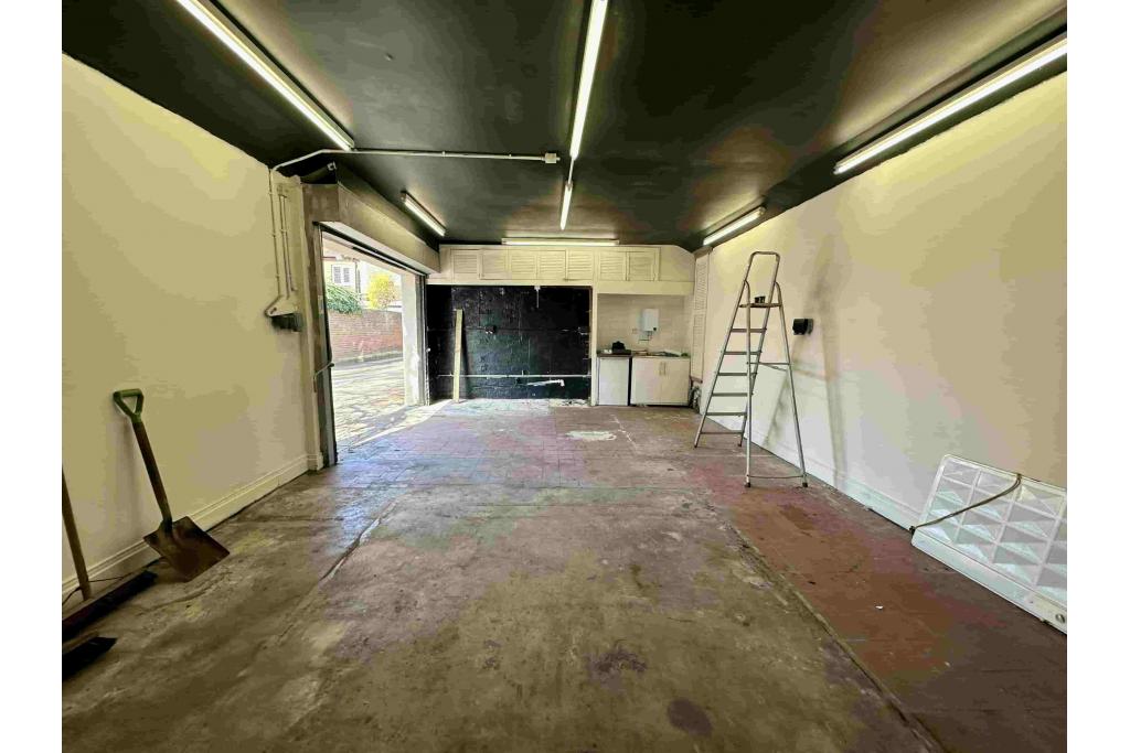 31 Stoke Rd, Aylesbury, Buckinghamshire HP21 7TE