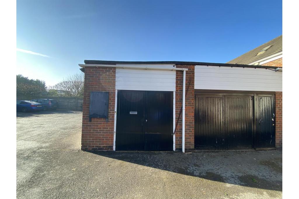 Swains Ln – Swains House, Flackwell Heath, Buckinghamshire HP10 9BN