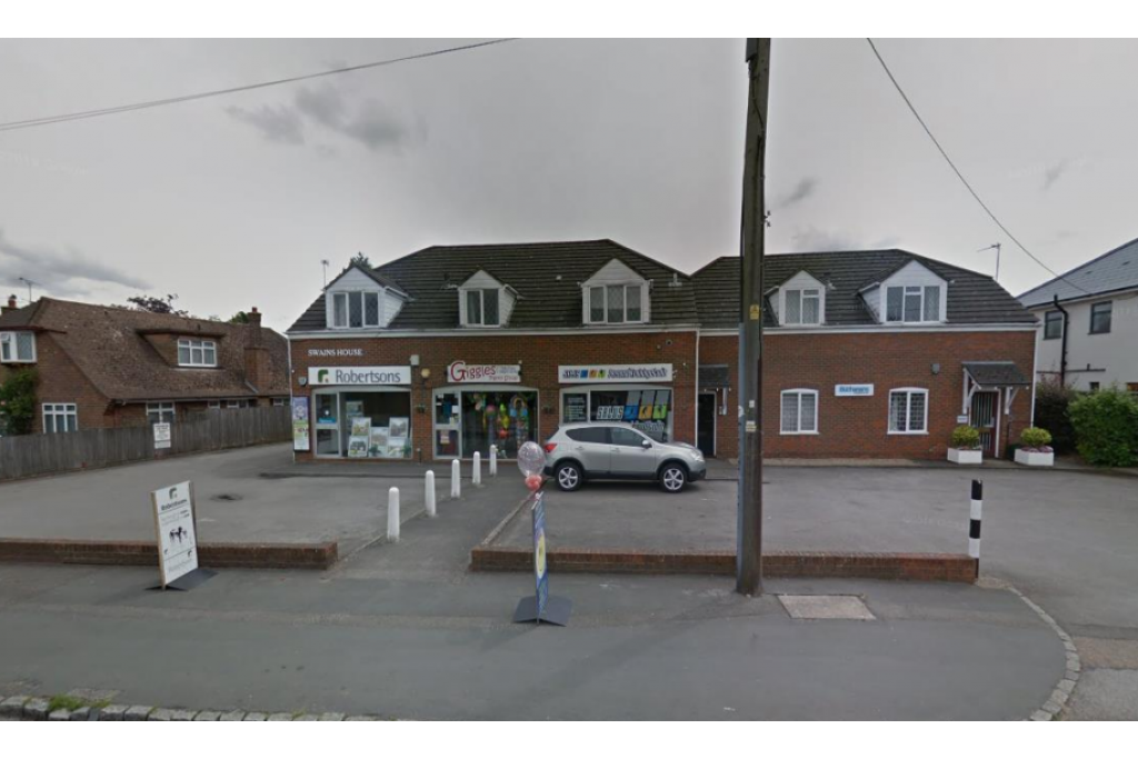Swains Ln – Swains House, Flackwell Heath, Buckinghamshire HP10 9BN