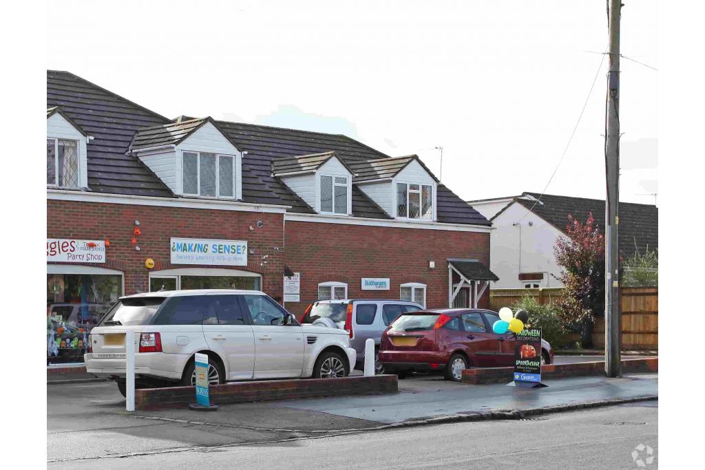 Swains Ln – Swains House, Flackwell Heath, Buckinghamshire HP10 9BN