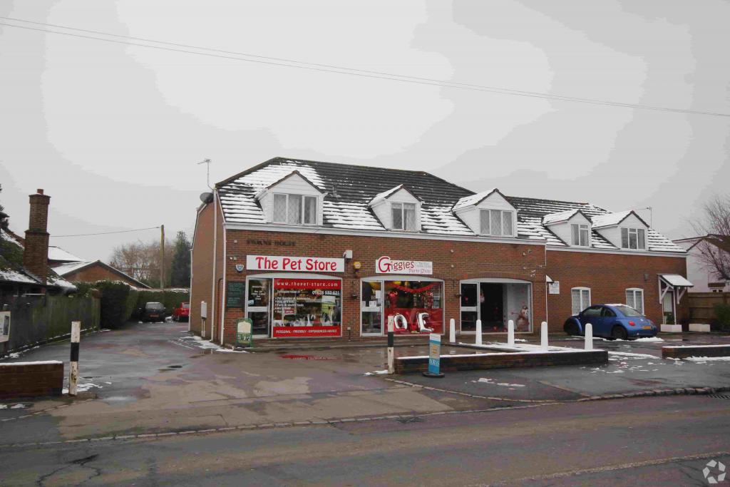 Swains Ln – Swains House, Flackwell Heath, Buckinghamshire HP10 9BN