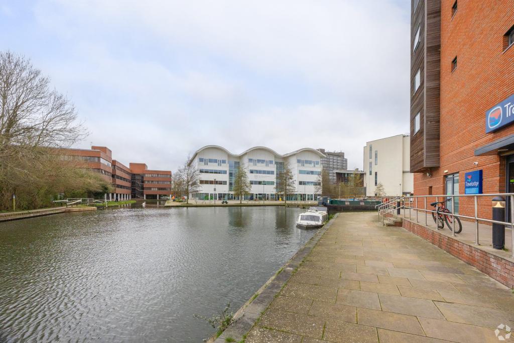 59 Walton Street – Buckinghamshire New University Campus, Aylesbury HP21 7QG