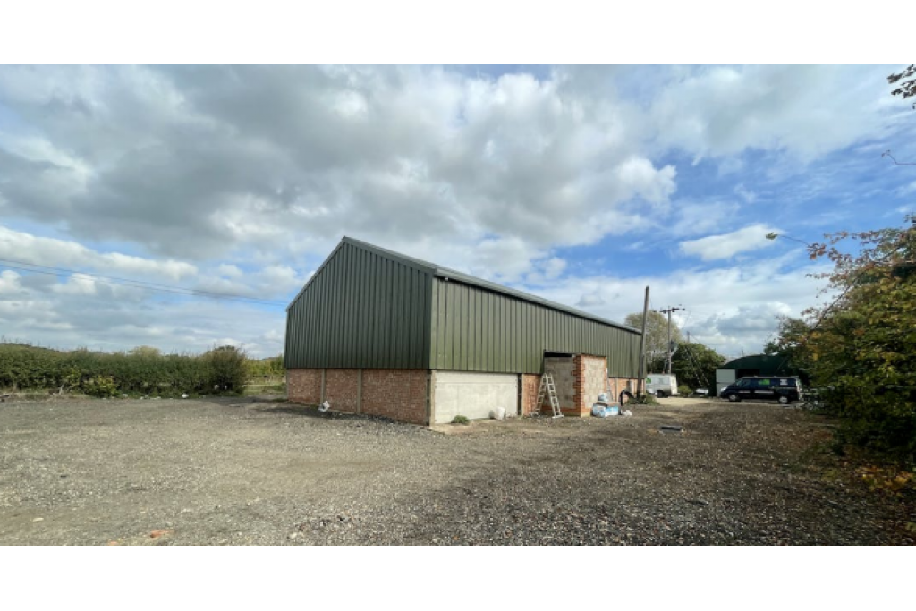 Bicester Road – Warehouse - Brill, Aylesbury Vale, Buckinghamshire HP18 9SE